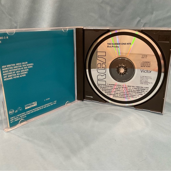 One CD with 18 songs - Picture 3 of 3